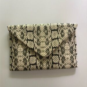 a new day Snake-Print Envelope Clutch - Cream & Black